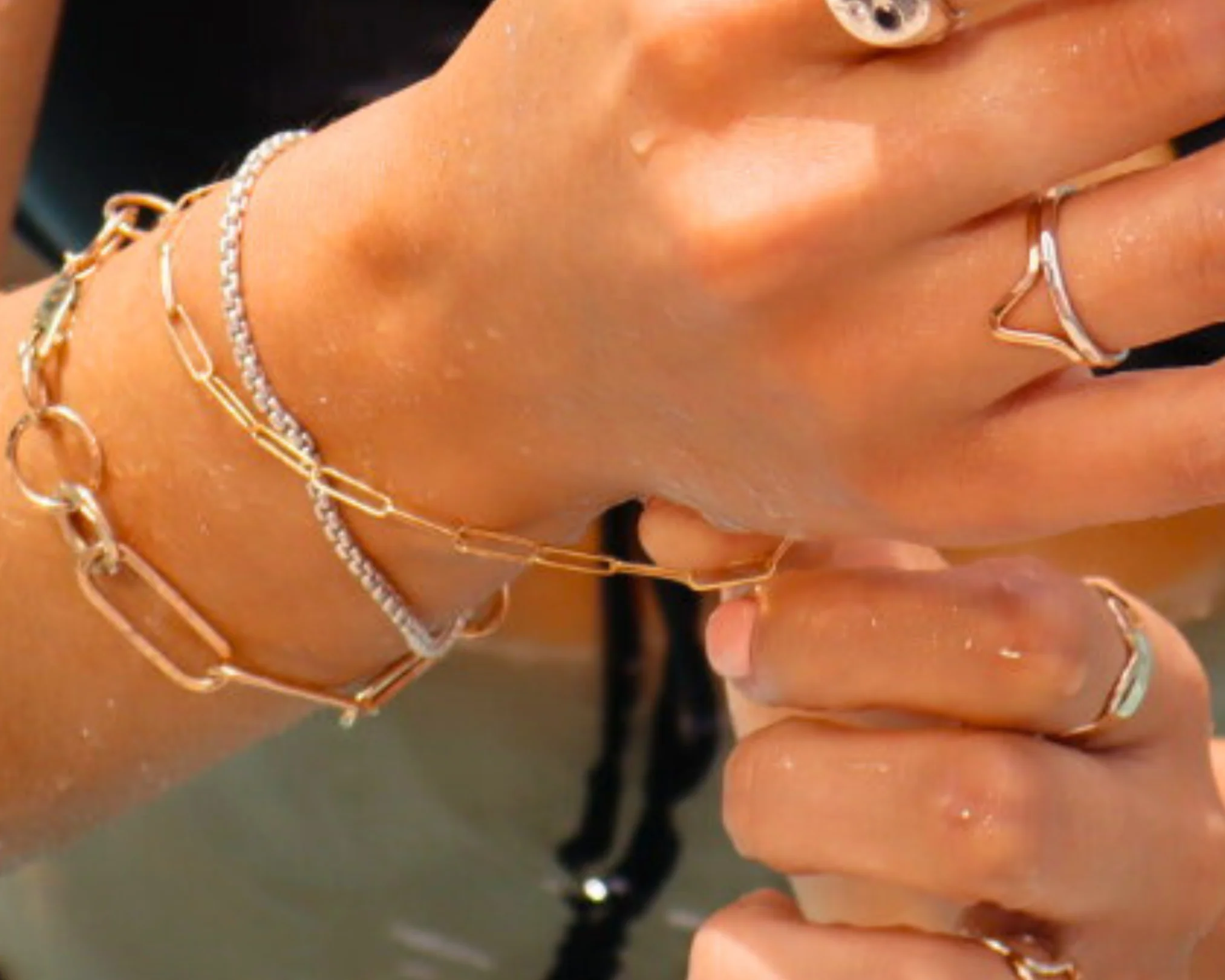 AXIS // diamond duo signet - Image 5