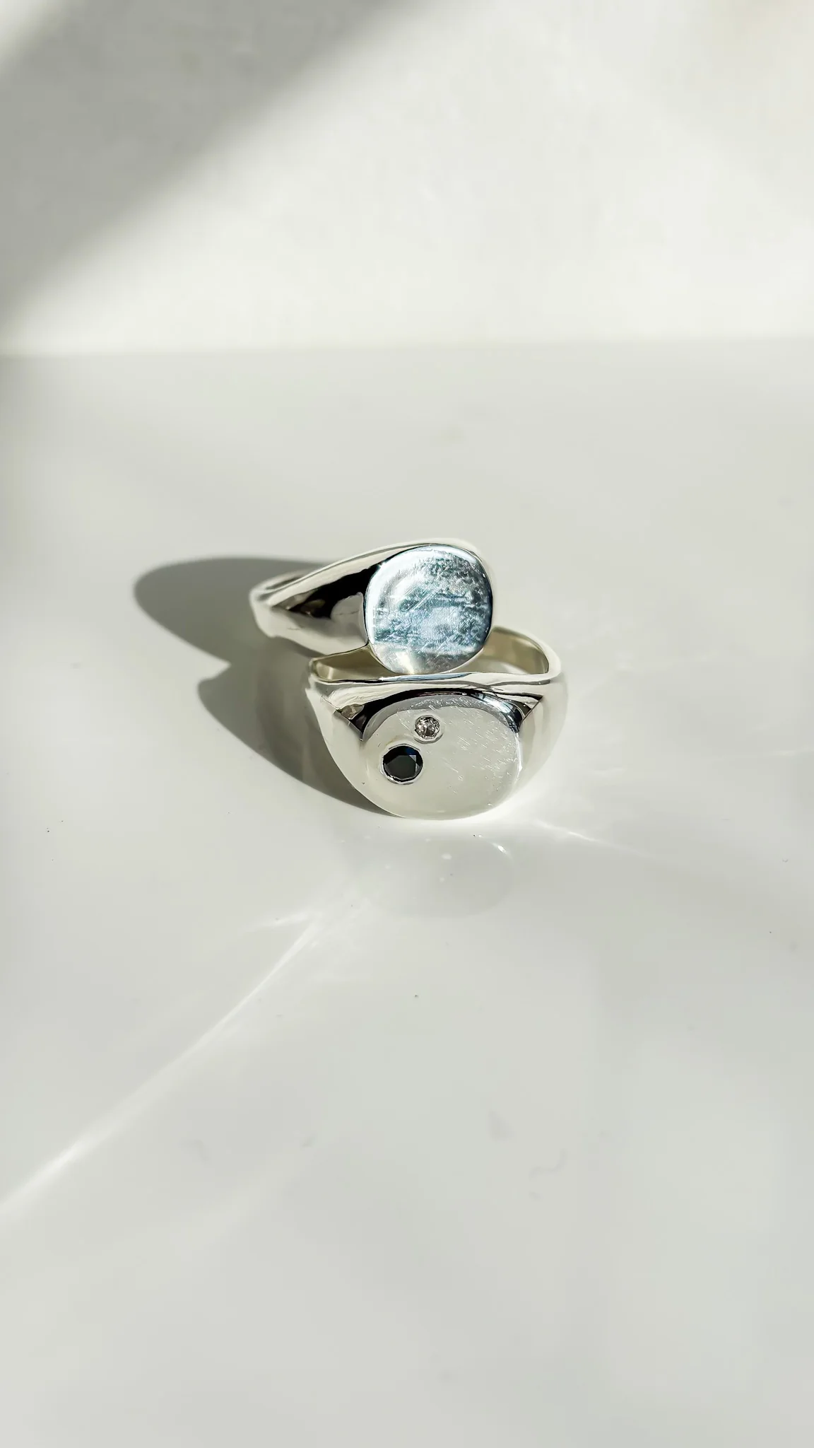 AXIS // diamond duo signet - Image 7