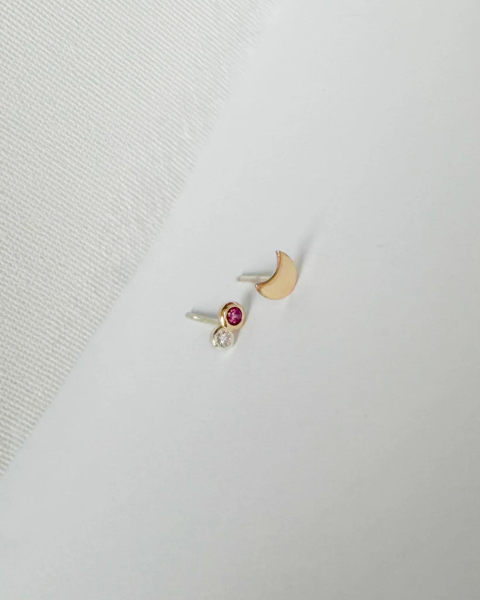 COMET STUDS //garnet + diamond - Image 3