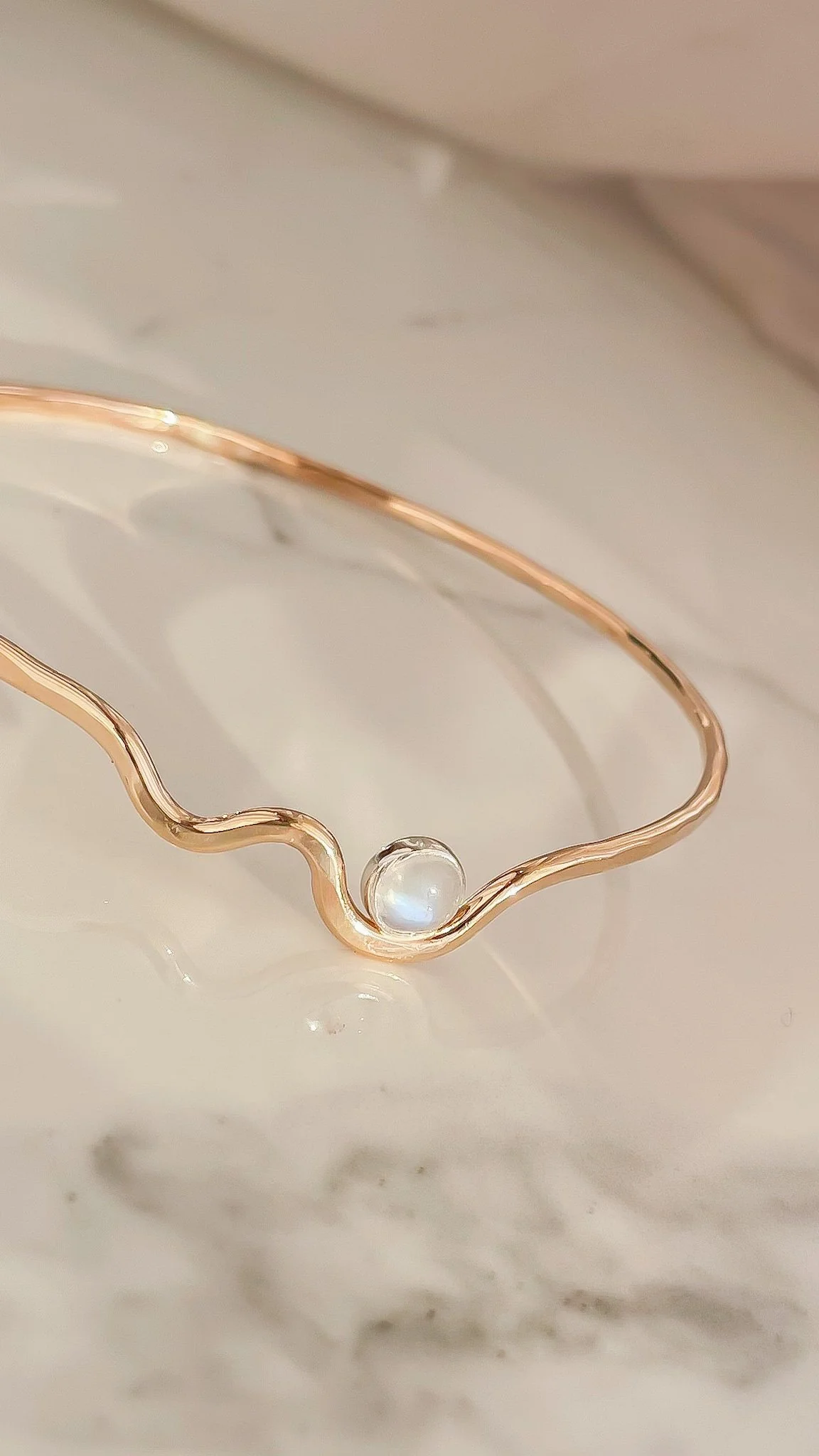 ESTIVA// wave bangle - Image 3