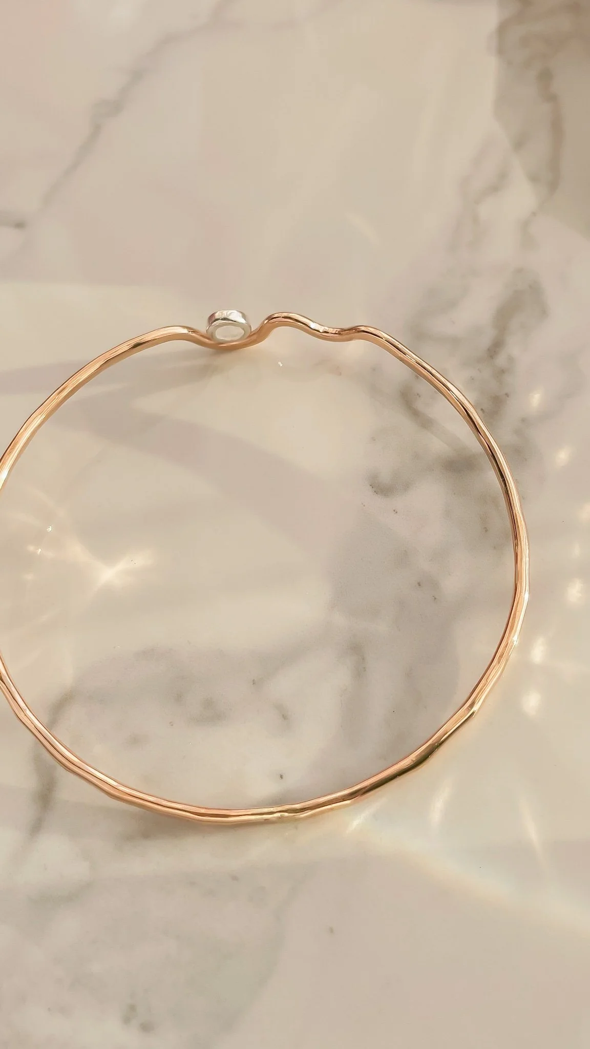 ESTIVA// wave bangle - Image 4